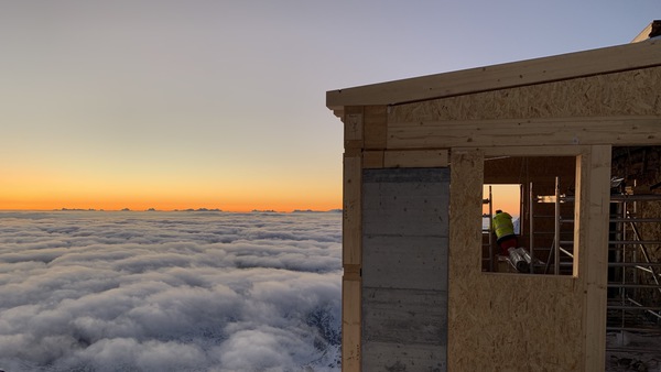 Camera con vista a 3.200 metri, lavori al rifugio Bicchiere © ANSA