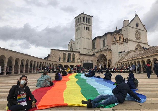 'Catena umana per la pace e la fraternit�' ad Assisi © ANSA