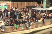 Covid, a Milano folla sui Navigli nell'ultimo week-end in fascia gialla
