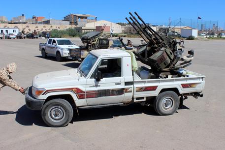 Libia, razzi a sud di Tripoli © EPA