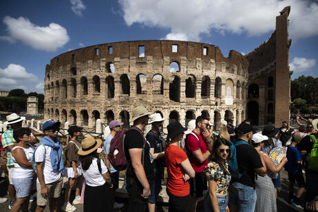 Coliseu é um dos principais monumentos da Itália