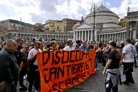 Protesto contra desemprego em Nápoles, sul da Itália