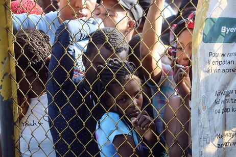 Migrantes cubanos na fronteira com o México