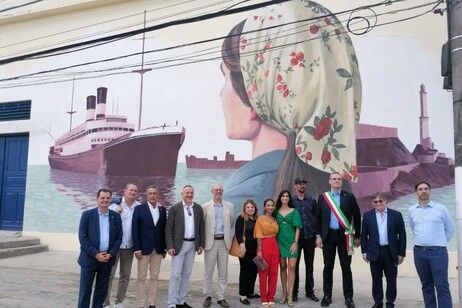 Mural foi inaugurado no último sábado