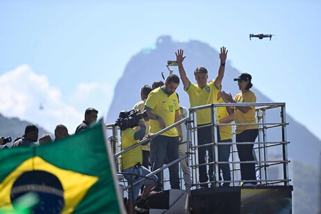 Bolsonaro ainda defendeu que não atacou o sistema eleitoral e deseja que seu direito de disputar as eleições seja respeitado