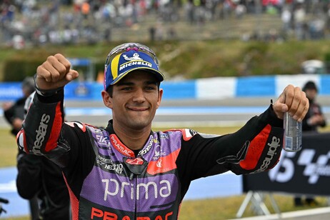 Martín celebra pole em Jerez