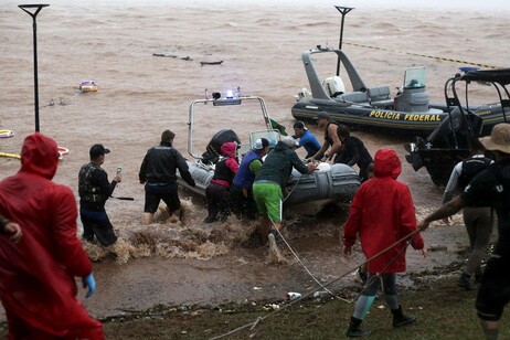 Enchentes já provocaram a morte de 107 pessoas