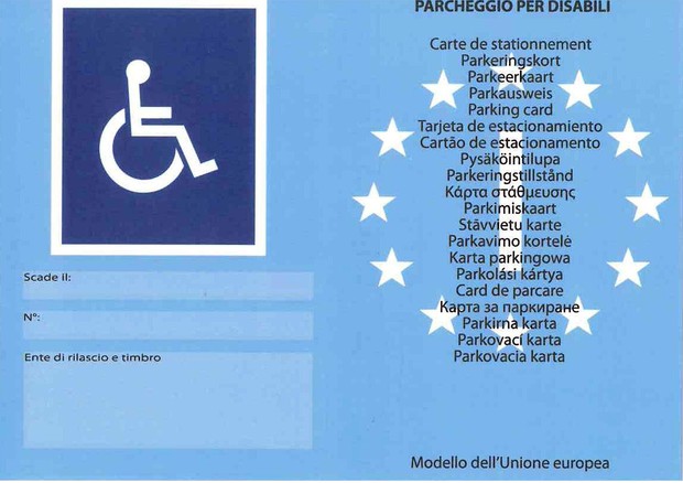 Falsifica documenti per avere il tagliando auto per invalidi © ANSA