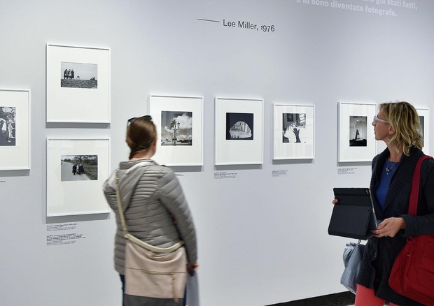 Visitatori alla anteprima della mostra 'Wo Man Ray. Le seduzioni della fotografia'. © ANSA