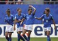 Barbara Bonansea esulta con le compagne azzurre dopo il gol © ANSA