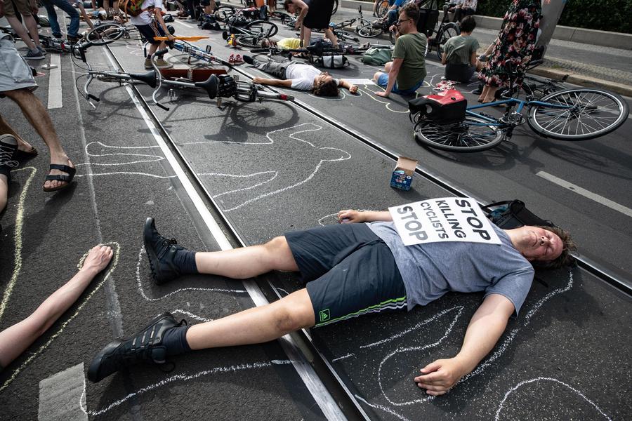 A Berlino manifestazione per dire 'no' alle vittime della strada © Ansa